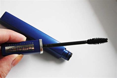 Синяя тушь для ресниц: правила использования и выбора