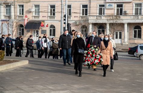 De Ziua statalității moldovenești Socialiștii au depus flori la