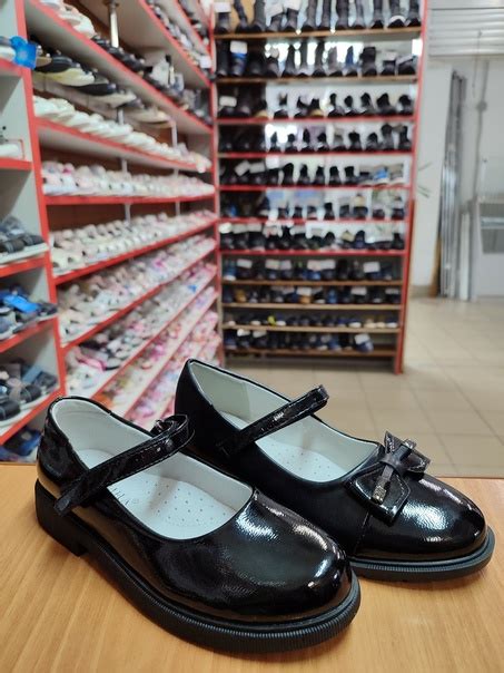 Приглашаем за покупками, в наличии много обуви для школы. | Детская ...