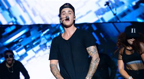 Justin Bieber Threatens To Sue Over Nude Photos In Bora Bora Music