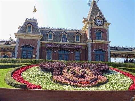 Hong Kong Disneyland Guide Tickets Attractions And Tips