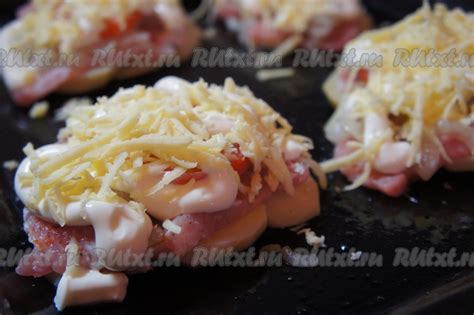Мясо по-французски из свинины с картошкой и помидорами в духовке: 10 ...