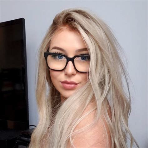 10 Sexy Hot Mikaylah Bikini Pics