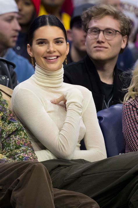 How to find affordable Lakers vs 76ers tickets for the next home game 37