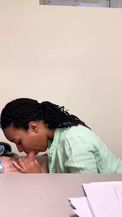 Une Collegue Suce Son Lieu De Travail African Porn Xhamster