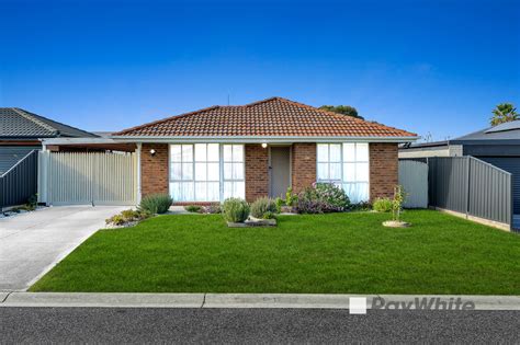 7 Cypress Close Hampton Park Vic 3976 Domain