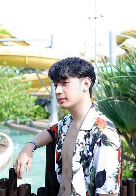 Ấn tượng với diễn viên sex gay Thái Lan mặt trẻ thơ đối lập với cây hàng người lớn Thế giới