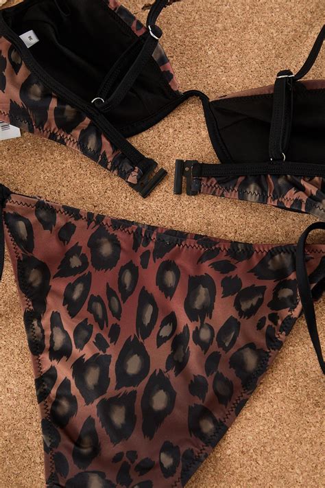 Trendyolmilla Leopar Desenli Balkonet Ters V Balenli Brazilian Bikini Takımı TBESS BT