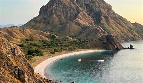 pulau  ntt destinasi liburan terbaik  melepas penat  akhir