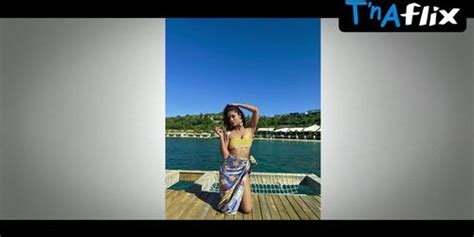 Anya Singh Bikini Scene In Kho Gaye Hum Kahan Tnaflix