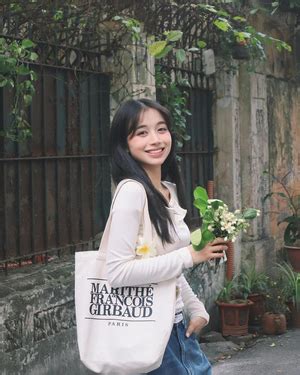 Dàn hot girl Việt Gen Z gây sốt vì vừa xinh đẹp vừa học giỏi Báo Dân trí