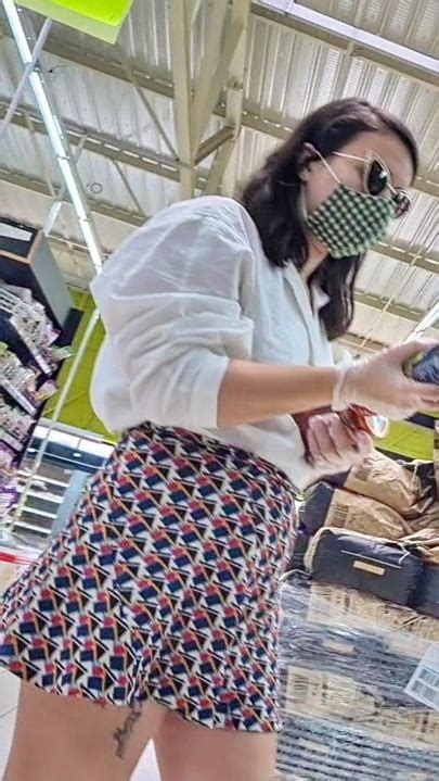COVID Upskirt A Linda Milf De Compras Para La Cuarentena Porn Pictures XXX Photos Sex Images