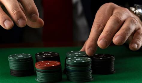how to be a professional poker player