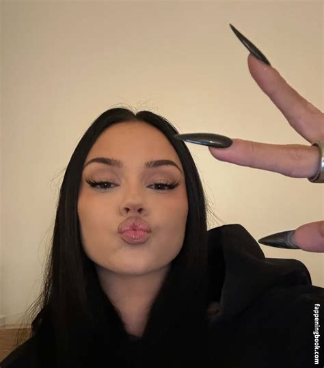 Maggie Lindemann Maggielindemann Nude OnlyFans Leaks Fappening FappeningBook