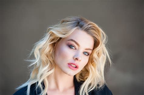 Premium Photo Perfect Blonde Woman Portrait