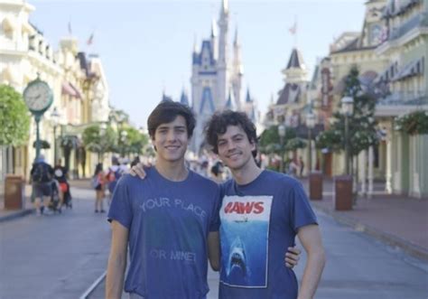 Bahia Ba Um Jornalista Acha Que Ser Gay Not Cia Critica Irm O De Huck