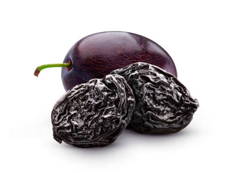 Более 19 400 работ на тему «чернослив слива»: стоковые фото, картинки и ...