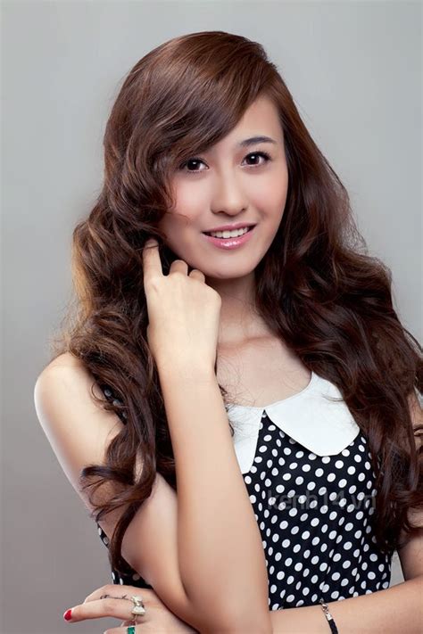 Nhìn lại hành trình nhan sắc của hot girl Hà Lade sau 5 năm