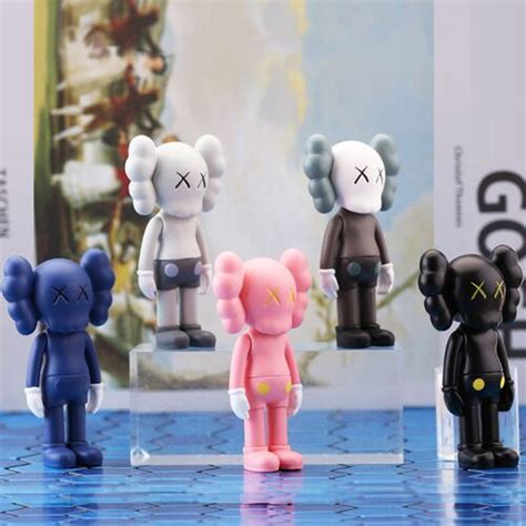 Набор игрушечных фигурок Кавс (KAWS), 5 штук арт: 10629, купить по цене ...