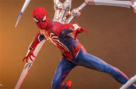 Hot Toys Marvel S Spider Man Peter Parker Advanced Suit Figure