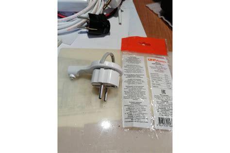 Вилка-невидимка за шкаф с/з, белая 16А 250В UNIVersal 5566874 ...