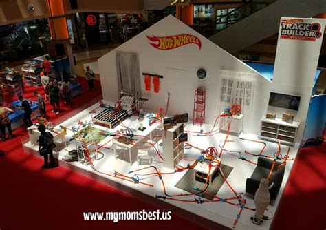 My Mom S Best Mattel Introduces The Hot Wheels Track Builder System