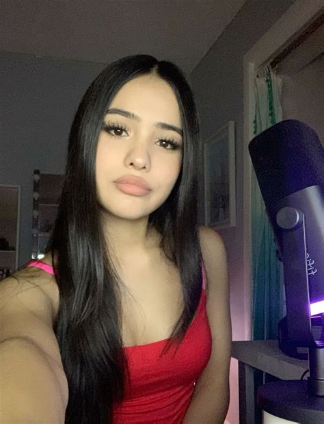 Latina Gamer Gamer Girl Latina Pretty