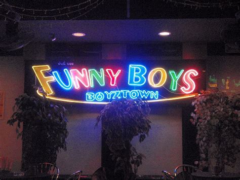 FUNNY BOYS パタヤ サウスパタヤボーイズタウン ホストゴーゴー World Gay Guide