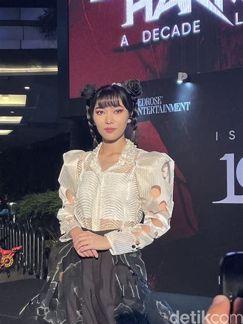 isyana sarasvati gelar konser satu dekade full orkestra