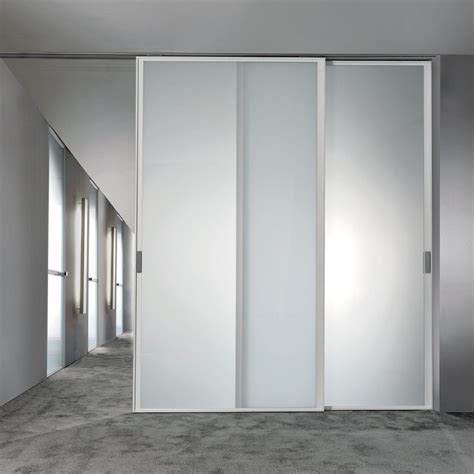 Pristine White Mm Aluminium Sliding Door For Home Interior At Rs