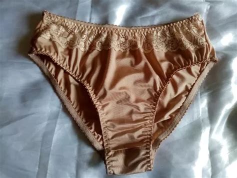 Pantaleta Bikini Corte Frances Satinada Brillosa Encaje Cint Meses sin interés