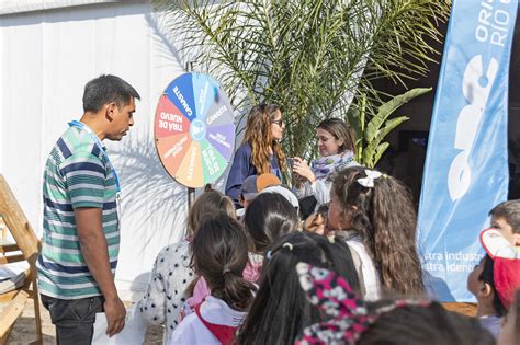 Familias disfrutan del stand de Gobierno Río Cuarto