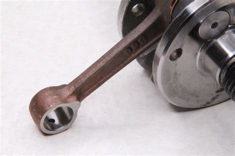 Коленвал скутер Honda Lead-50 (AF-20)