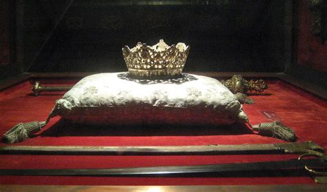 File:Isabelle catile crown.jpg - Wikipedia, the free encyclopedia