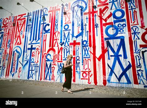 Retna Artwork Hi Res Stock Photography And Images Alamy