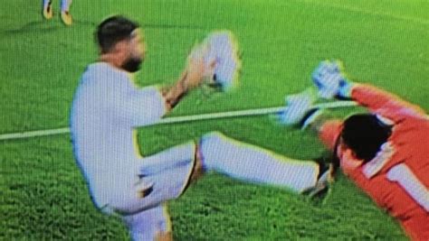 El Dortmund Reclama Penalti Por Una Mano De Sergio Ramos