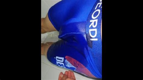 绝望地尿在内衣里我浑身湿透特写 Pornhub Gay