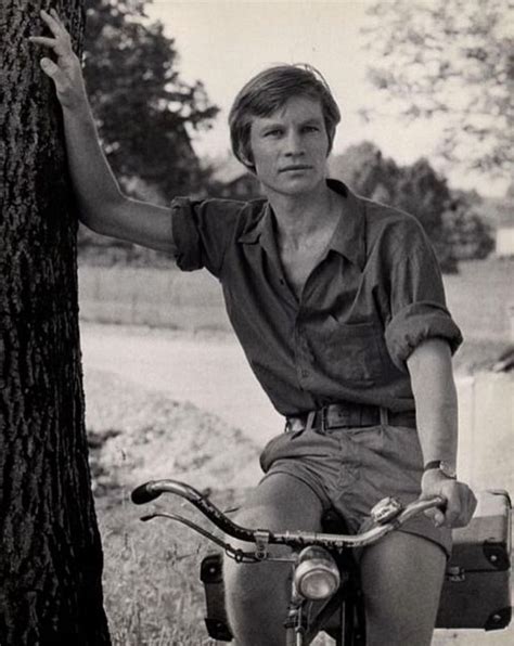 Portrait Photos Of Michael York In The 1960s And 70s Vintage Everyday