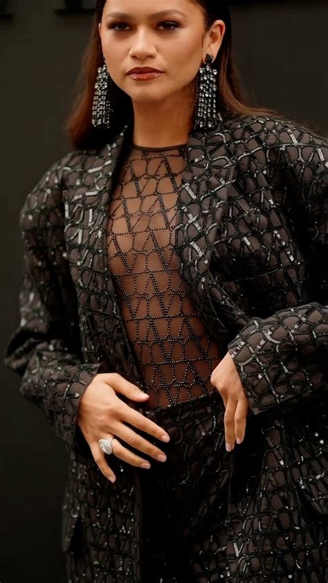 Zendaya Exposed Her Braless Tits At Valentino Show Photos The Fappening