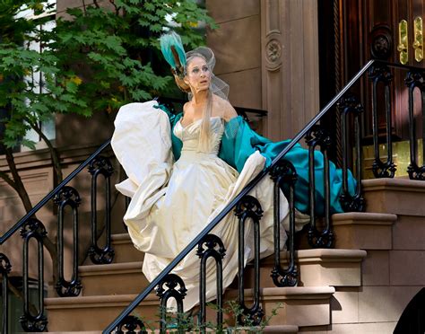 Sex And The City Sarah Jessica Parker Explains Why Carrie Wore That Infamous Bird Headpiece