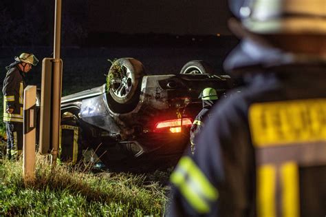 Rheinberg Auto Berschl Gt Sich Drei Verletzte