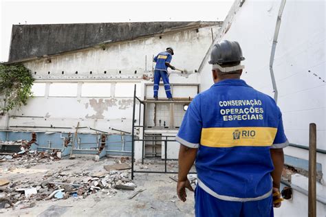 Prefeitura inicia demolição do prédio da antiga Universidade Gama Filho