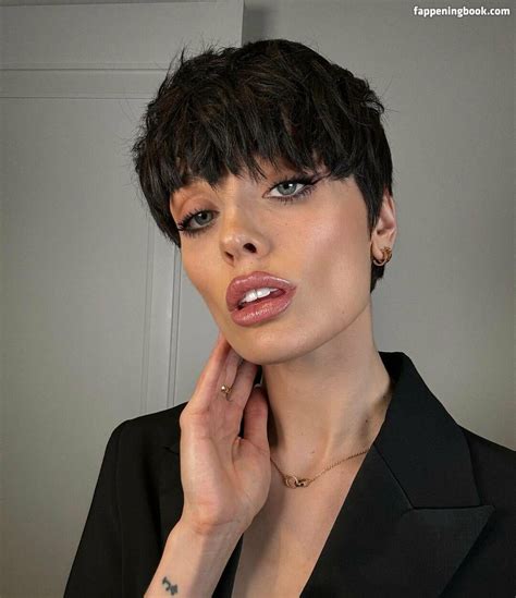 Wallis Day Nude OnlyFans Leaks Fappening FappeningBook