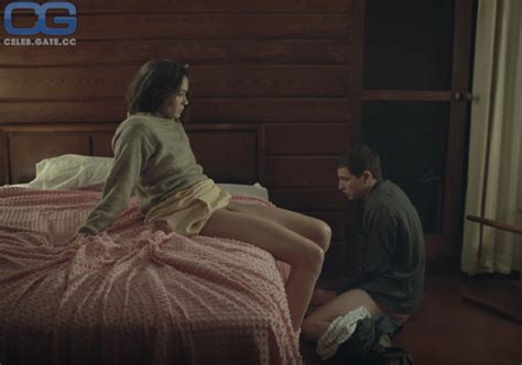 Hannah Gross Nude Pictures Photos Playboy Naked Topless Fappening