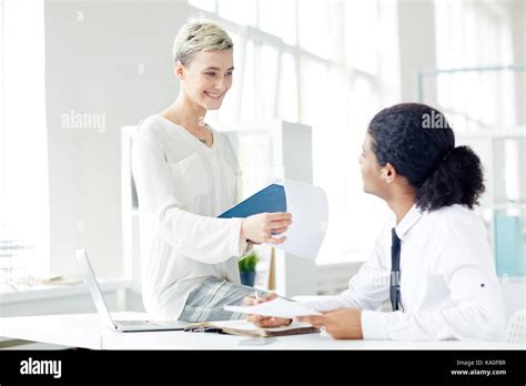 Focused Teamwork Hi Res Stock Photography And Images Alamy