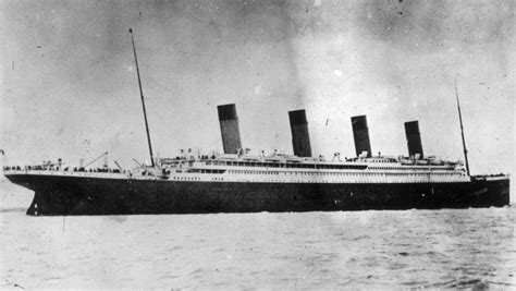 How many people died on the Titanic and how many people survived?