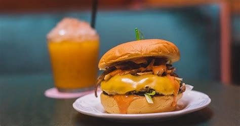 The 9 Best Veggie Burgers In Nyc Best Veggie Burger Veggie Burger