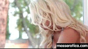 Sensual masaje lésbico lleva al orgasmo XVIDEOS