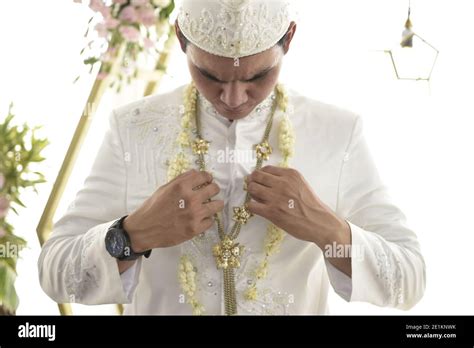 Traditional Wedding From Indonesian Culture Stock Photo Alamy