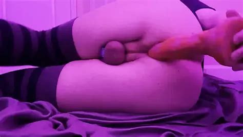 Opgesloten Femboy Berijdt Enorme Dildo Xhamster